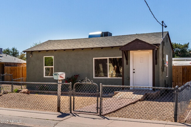 Building Photo - 1424 S Bonarden Ln