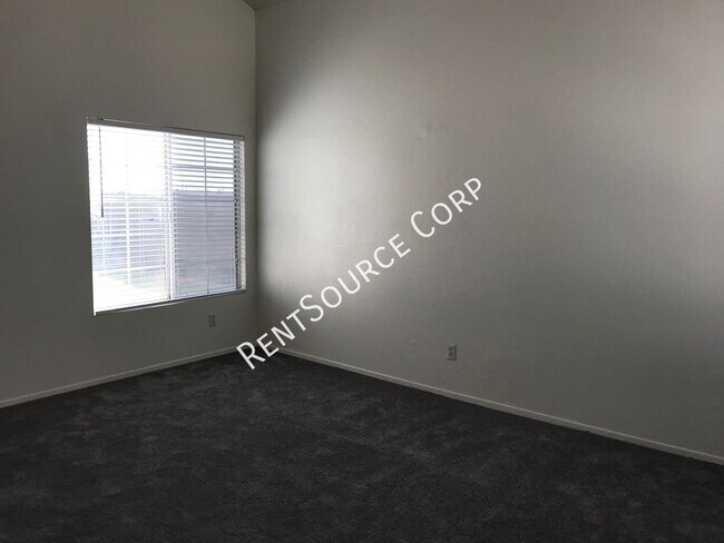 Building Photo - 3156 Discovery Way