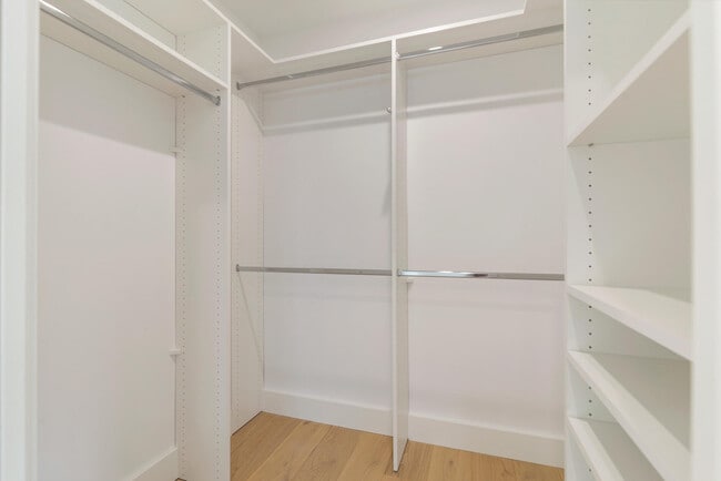 Building Photo - 222 S County Rd