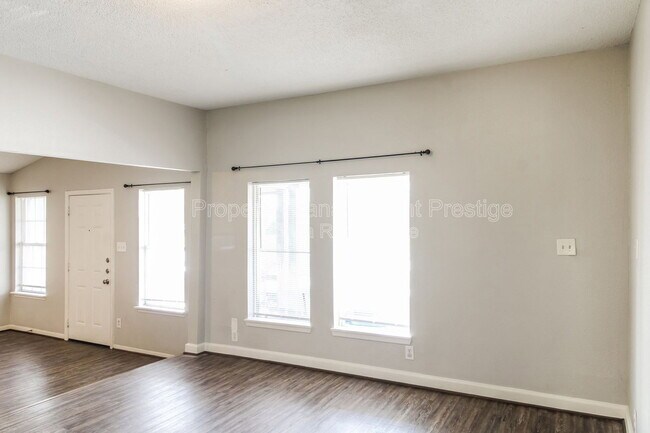Building Photo - 3015 FM 517 Rd E