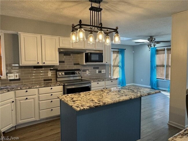 Building Photo - 242 Ravenshollow Dr