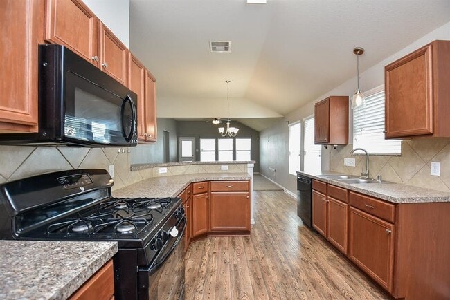 Building Photo - 3102 Apple Dale Dr