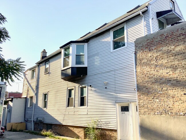 Primary Photo - 6620 S Cottage Grove Ave