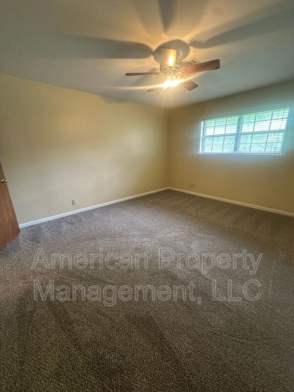 Building Photo - 4651 S Norwood Ave