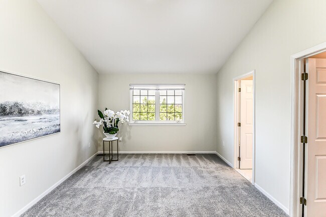 Building Photo - 2400 Rockport Ct