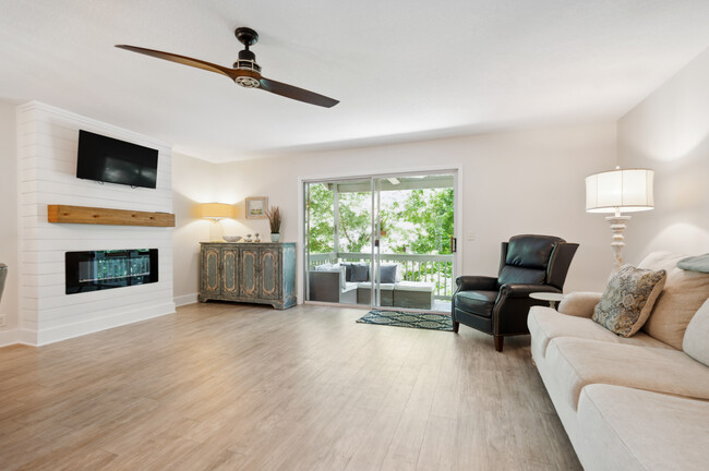 Building Photo - 200 Salt Air Dr