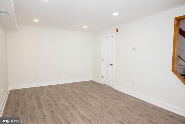 Building Photo - 2201 Strahle St