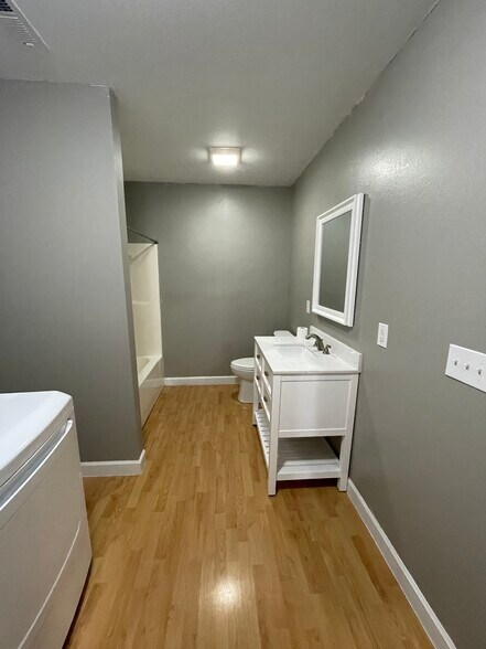Bathroom/Laundry Room - 1995 Highway 90
