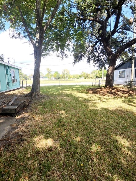 Building Photo - 3103 Avenue H