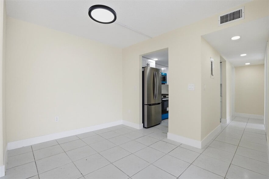 Building Photo - 3704 Broadway