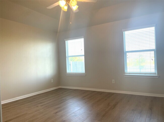 Building Photo - 21527 Falvel Misty Dr