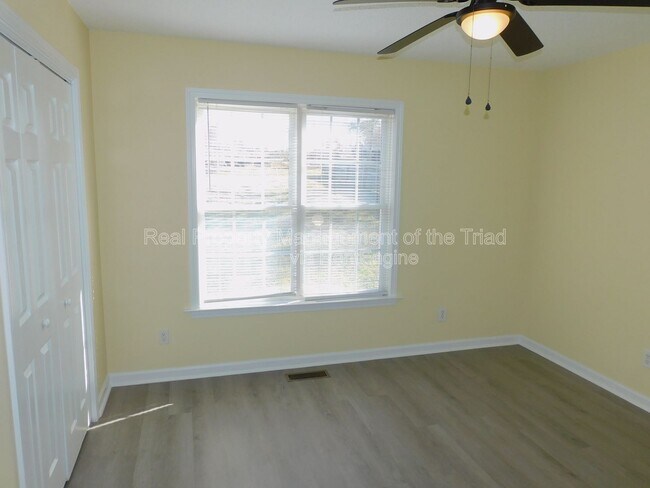 Building Photo - 4301 Edgemore Rd