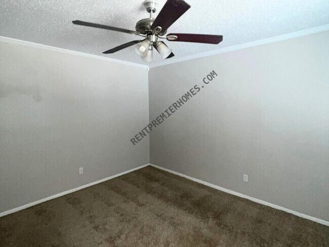 Building Photo - 917 Nicole Dr