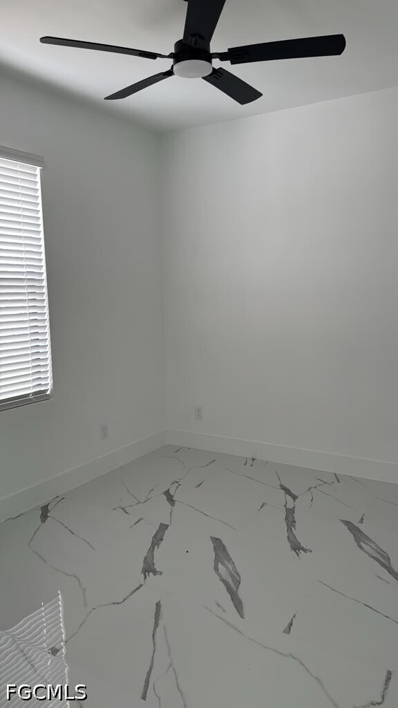 Building Photo - 4789 Golfview Blvd