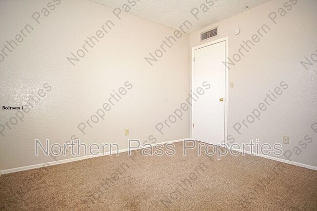 Building Photo - 10521 Gala St