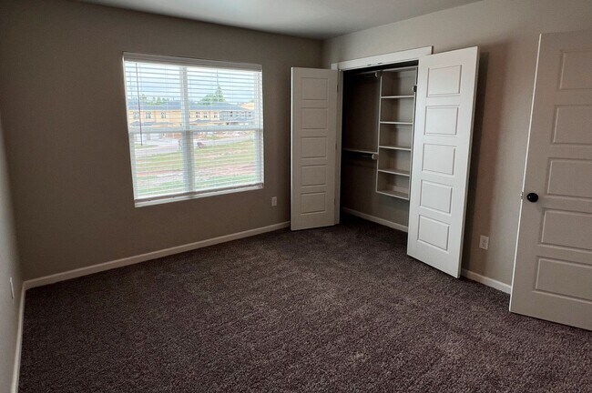 Building Photo - Townhome For Rent NW OKC!