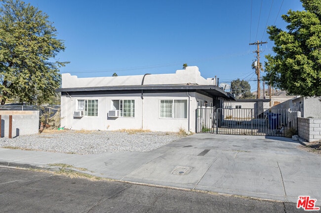 Primary Photo - 66124 Acoma Ave
