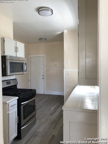 Building Photo - 411 Canton-