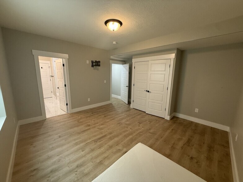 Building Photo - 9962 S Colton Spring Ln