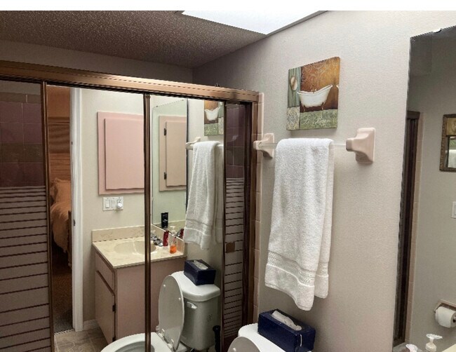 Building Photo - 3193 Desoto Dr