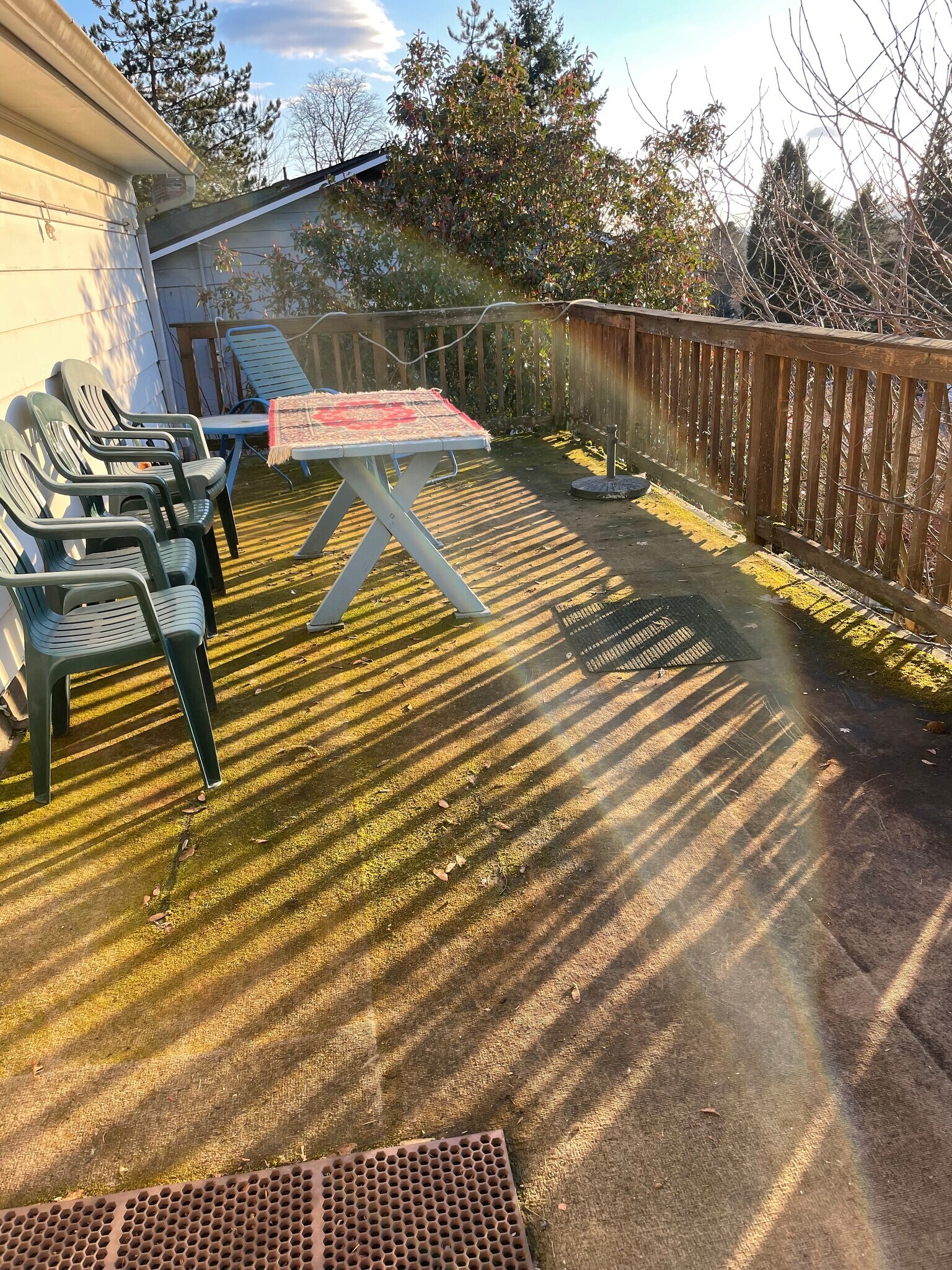 patio - 3433 NE Cadet Ave