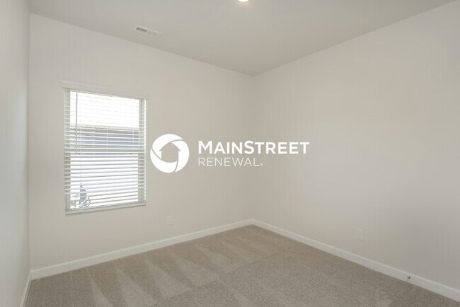 Building Photo - 3 Bedroom Pet-Friendly Home in Charlotte, NC with Main Street Renewal