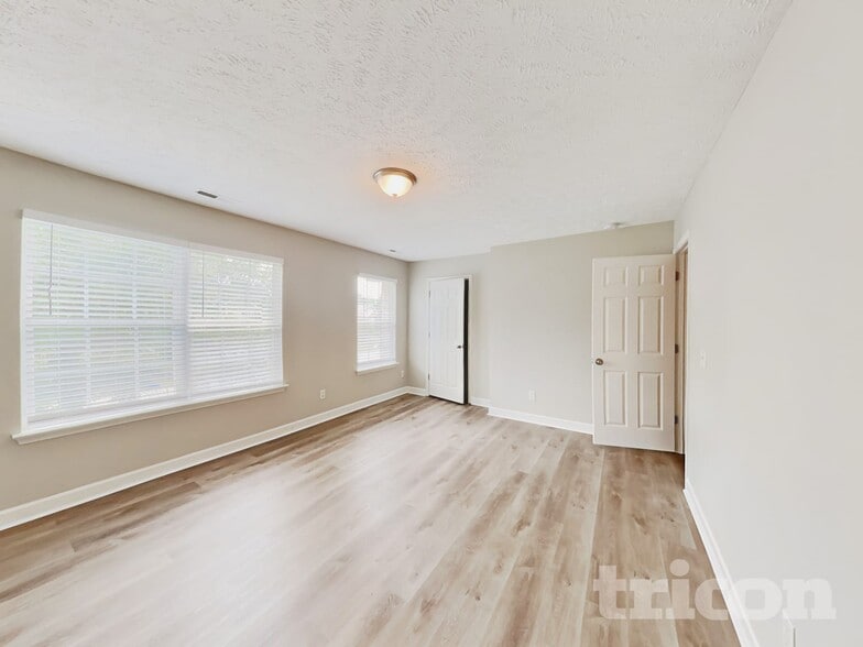 Building Photo - 140 Sundance Way