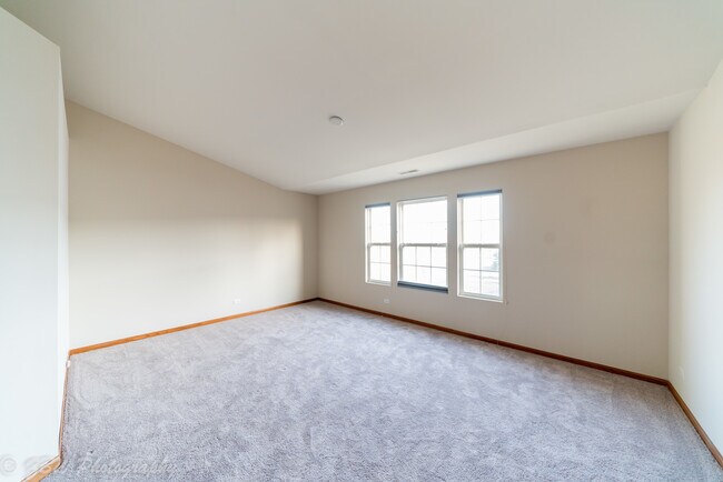 Building Photo - 850 County Line Rd