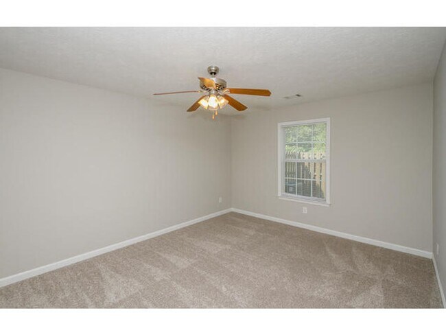 Building Photo - 663 Mickelson Way