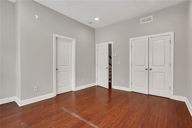 Building Photo - 3026 Eltham Pl