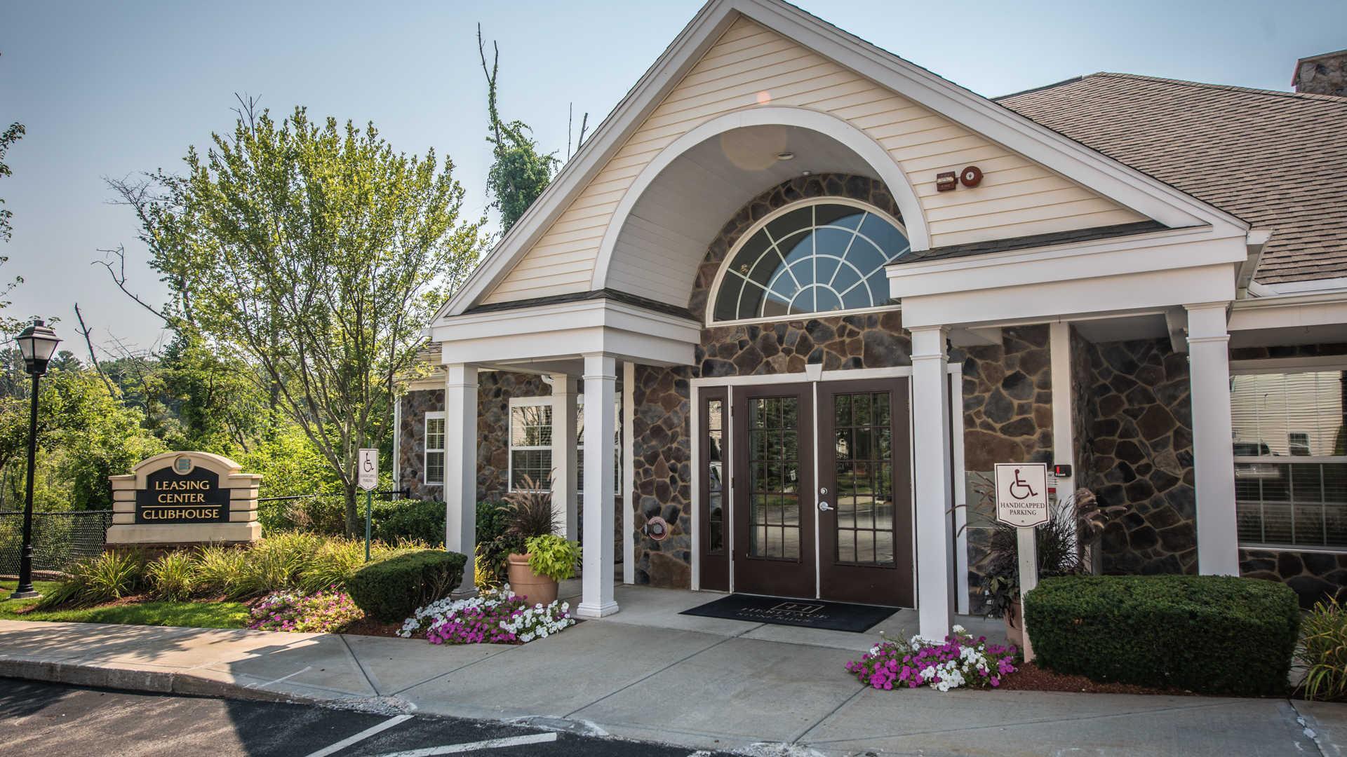Building Photo - 2 Littles Brook Ct