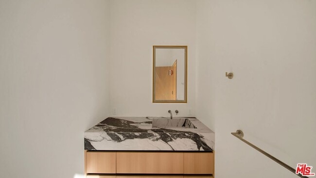 Building Photo - 8765 Hollywood Blvd