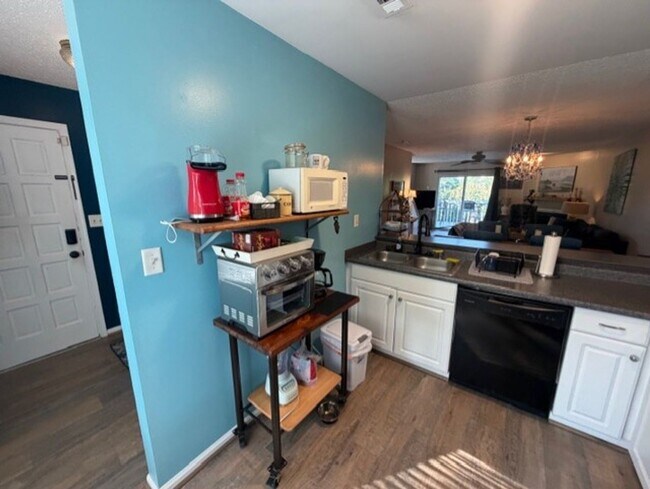 Building Photo - 801 Seawinds Ln