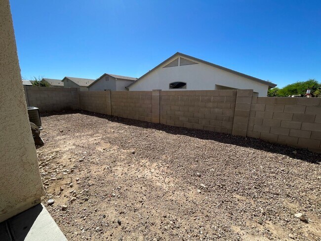 Building Photo - Charming Corner Lot - 4 Bedroom/ 2 Bathroom