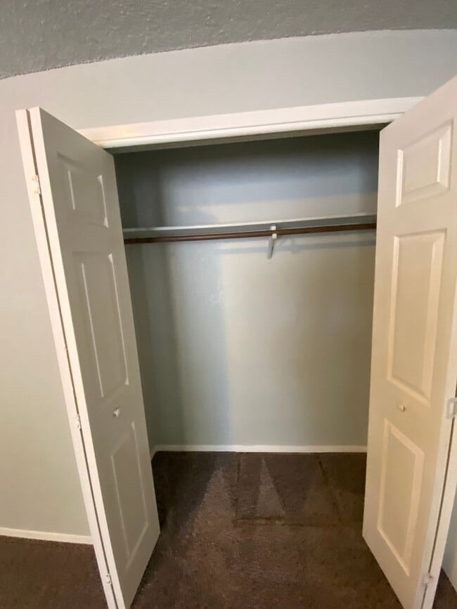Building Photo - Ready first of June / 3 bedroom 2 bathroom...