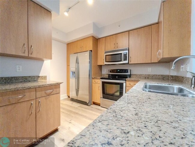 Building Photo - 1830 Radius Dr