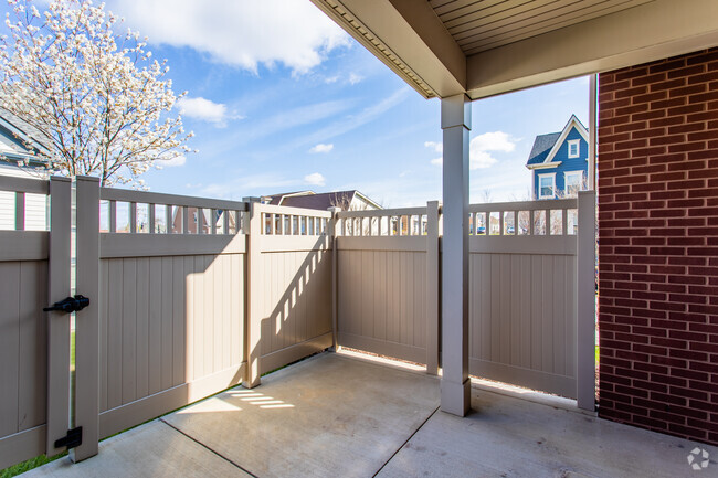 3BR, 1.5BA - 1589 SF - Skyline Terrace