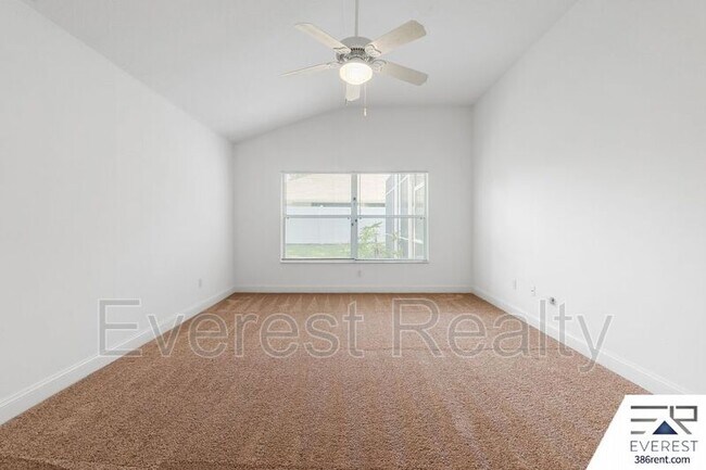 Building Photo - 13 Sleigh Bell Pl