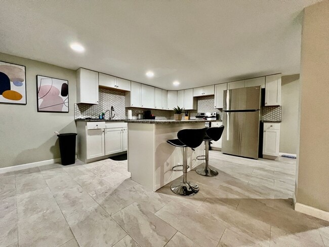 Building Photo - 7033 Willowood Dr