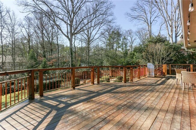 Building Photo - 235 Elden Dr NE