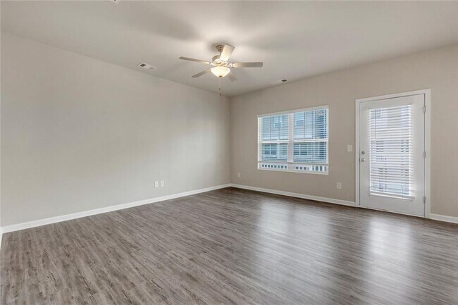 Building Photo - 2106 Irvin Ct