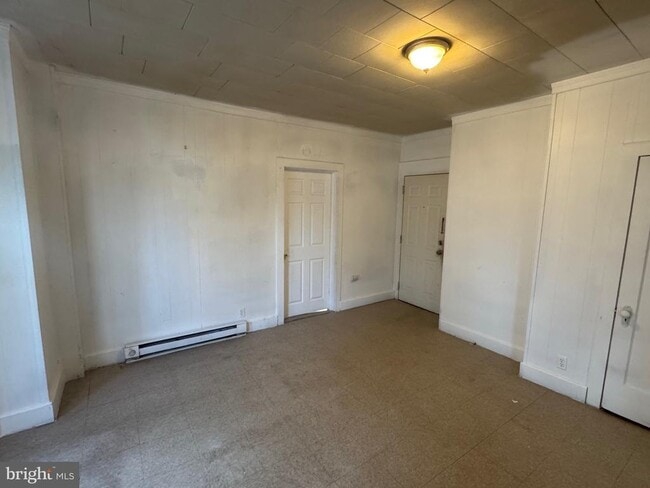 Building Photo - 85 Oak St