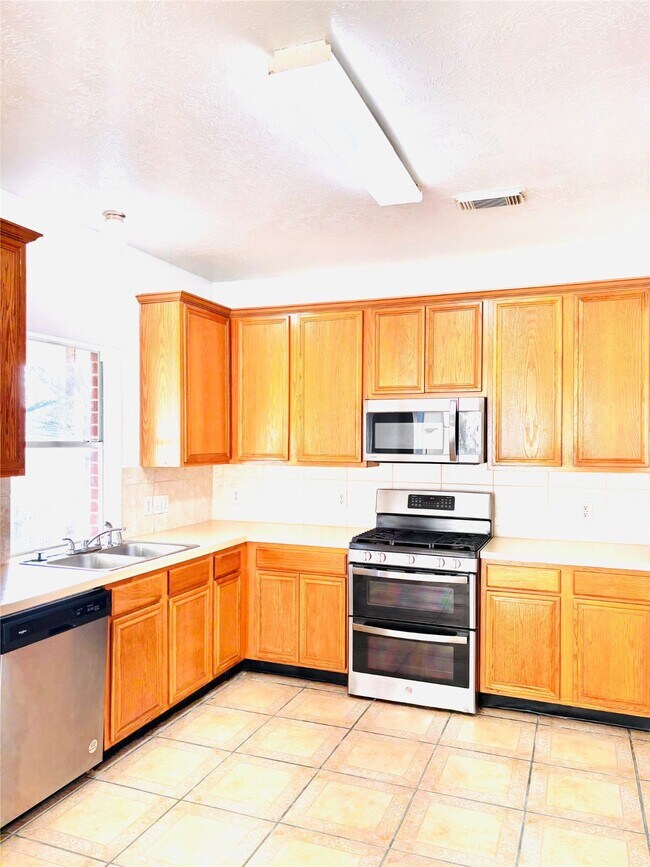 Building Photo - 18807 Forest Deer Rd