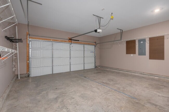 Building Photo - 700 Pintail Pointe