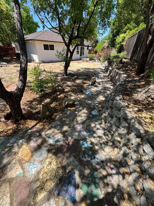 Building Photo - "Completely remodeled 4-Bed, 3-Bath Sanctu...