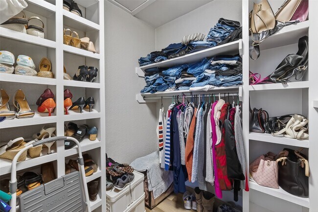 Building Photo - 3200 S Gessner Rd