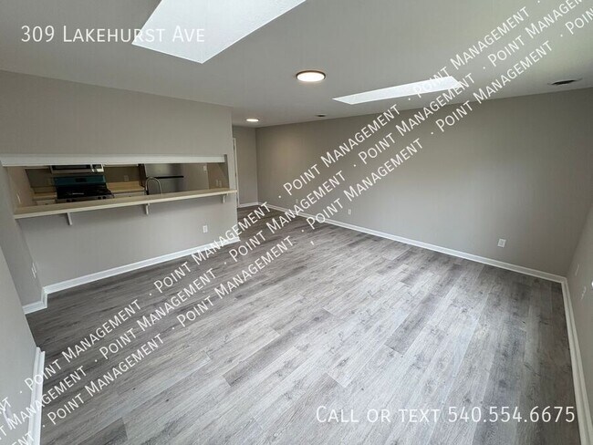 Building Photo - 309 Lakehurst Ave