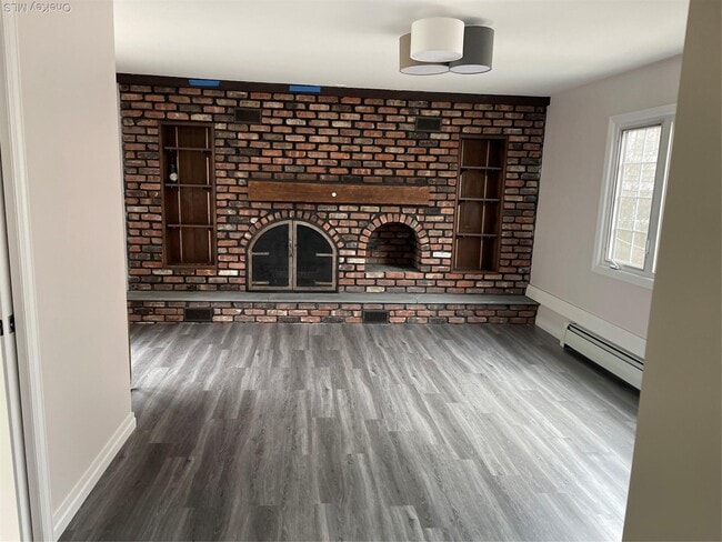 Building Photo - 9 Damson Ln