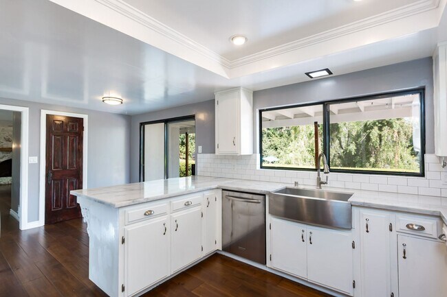 Building Photo - Georgian Colonial in Mt Helix