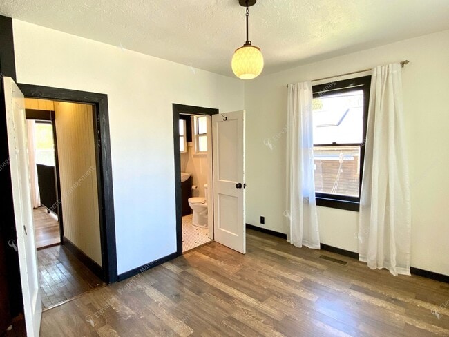 Building Photo - Unfurnished - Charming 3-Bedroom Home in D...